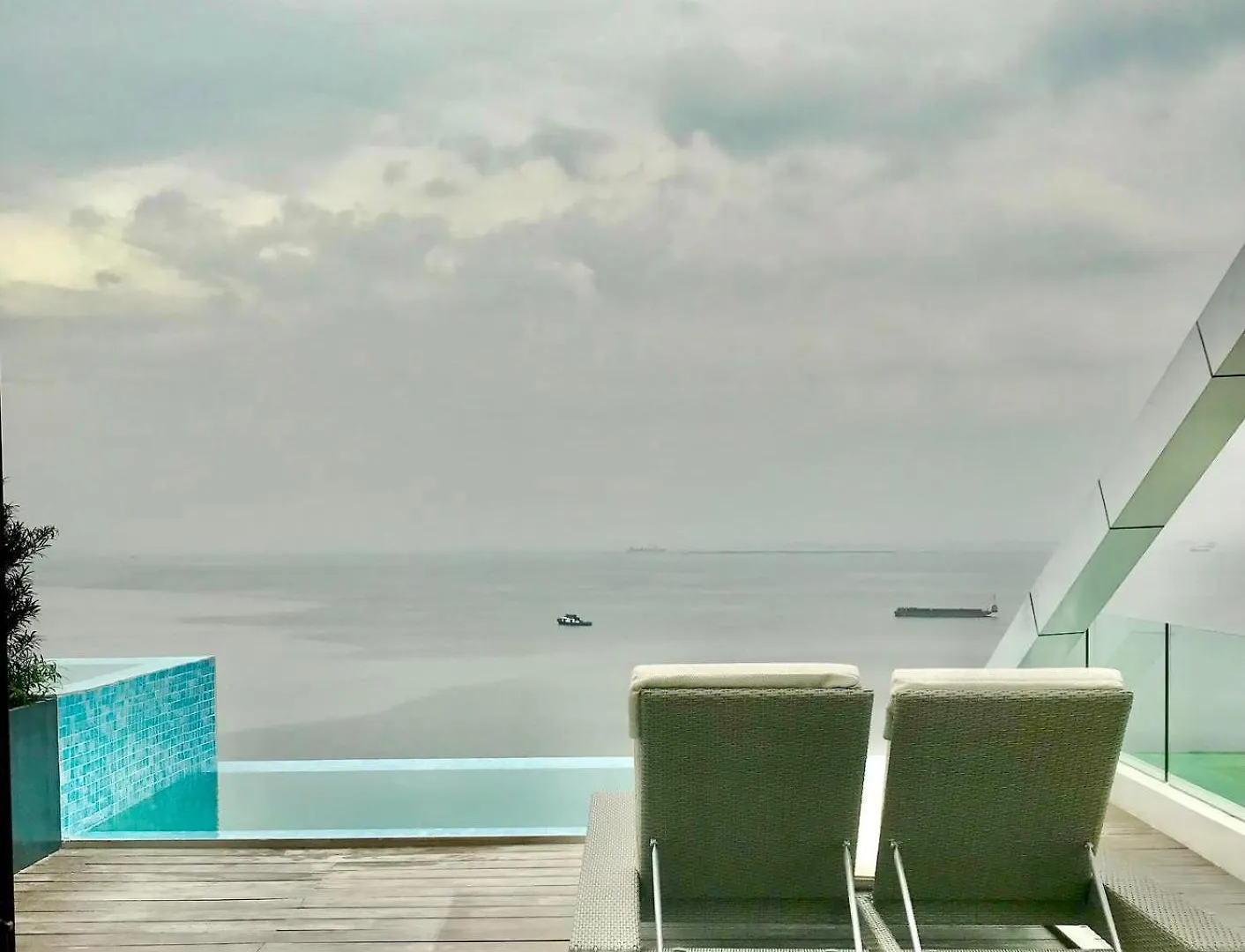 Lime Resort Manila パサイ ホテル