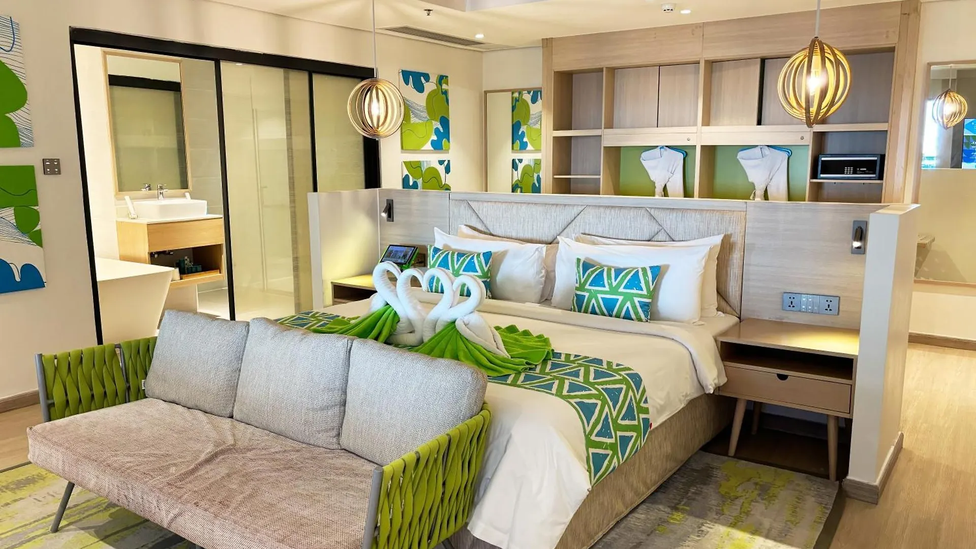 Lime Resort Manila パサイ