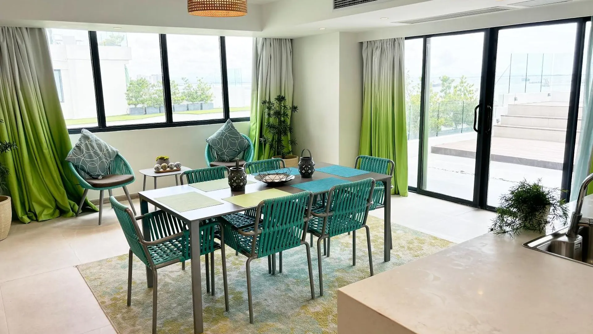 Lime Resort Manila パサイ 3*,