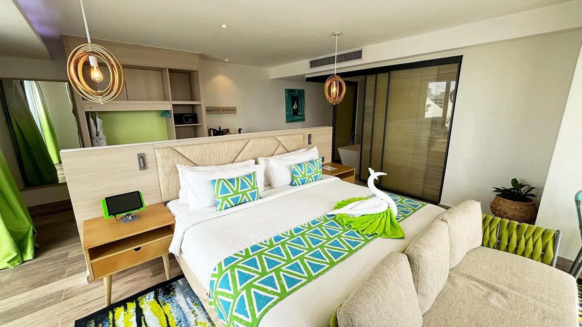 Lime Resort Manila パサイ