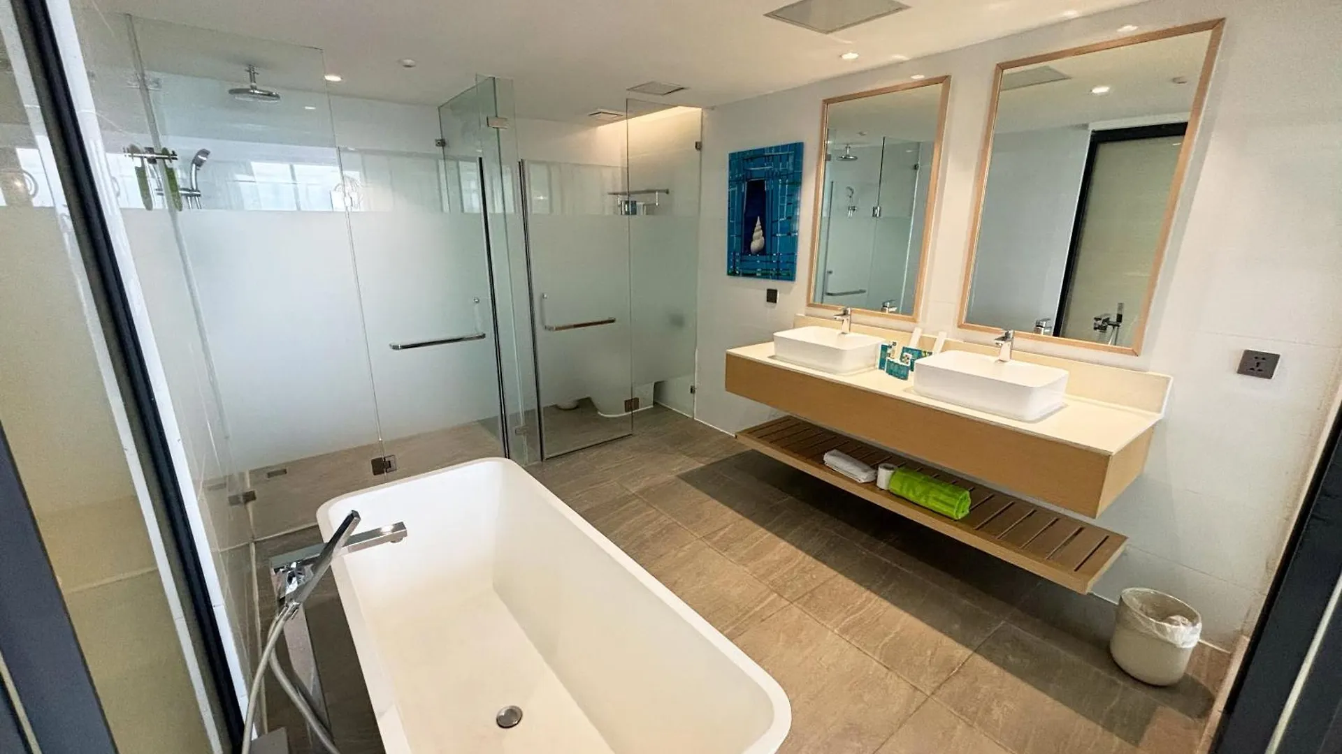 Lime Resort Manila Pasay 3*,