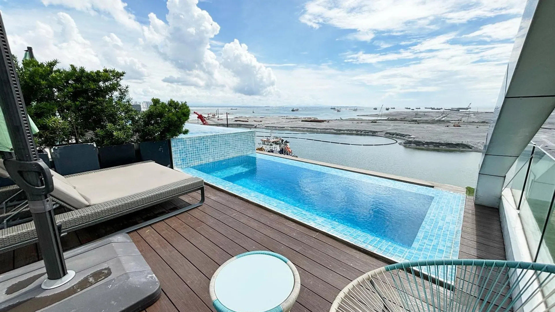 ホテル Lime Resort Manila パサイ